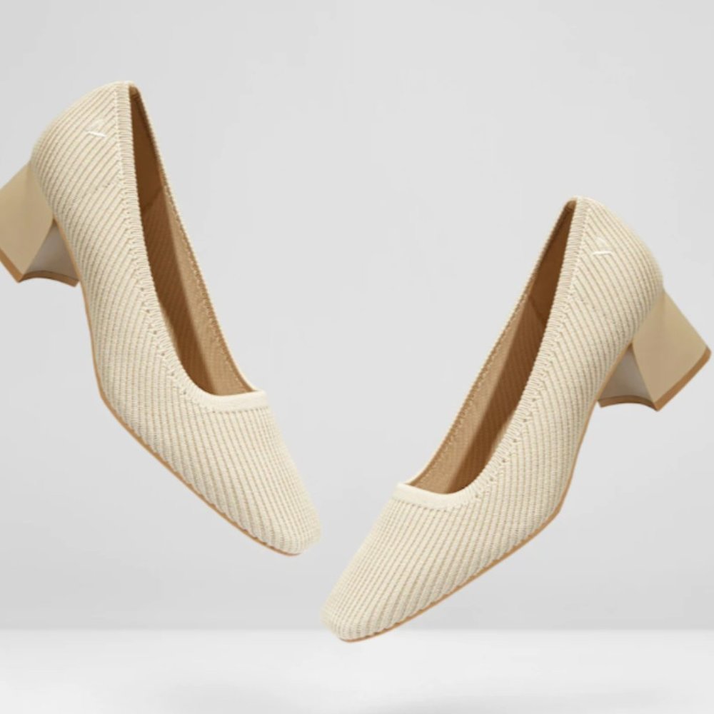 NEW!!  Vivaia Shoes Square-Toe Chunky Heels Size 7